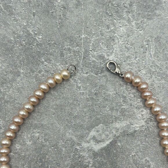 NWOT Vintage Womens Ivory Cream Natural Pearl Bead Necklace Jewelry 17 inches - Picture 5 of 9